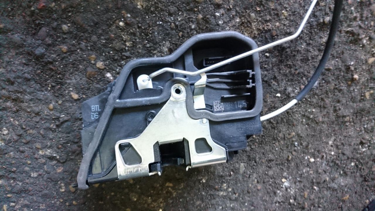 замок двери передней левой BMW 2016, 2.0 л., B47 D20 A, дизель, АКПП, черный, седан, 51217202145 - фото №1