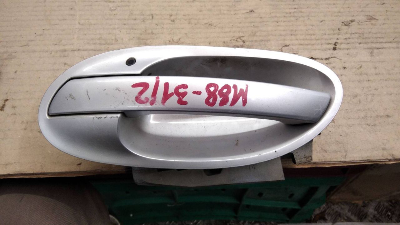 ручка наружная задняя левая BMW 7 серия E65/E66/E67 2002, 4.4 л., бензин, АКПП, седан, 7025973 - фото №1