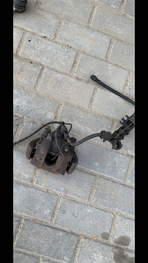 суппорт задний правый BMW X5 E53 2003 - фото №1