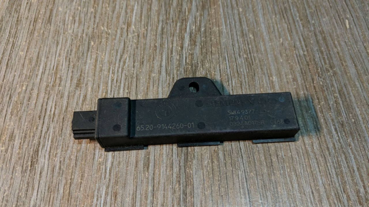 Антенна системы комфортного доступа BMW 7 серия F01/F02 2009, 3.0 л., N57 D30 A, дизель, АКПП, седан, 65209144260, 5WK49377 - фото №1