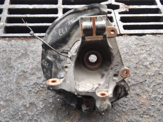 кулак поворотный левый BMW 5 серия E60/E61 2007, полный привод