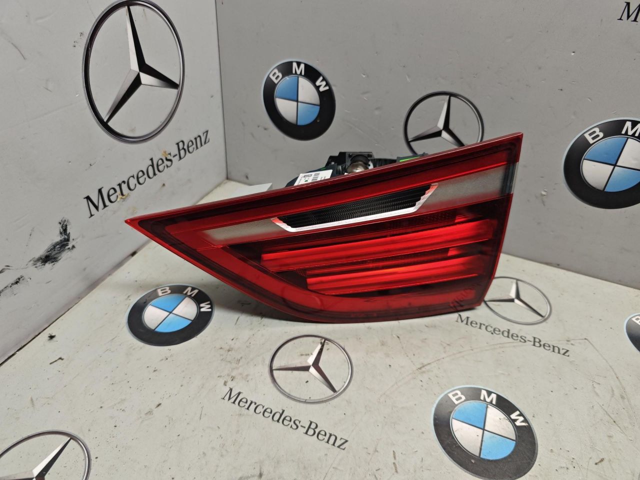 фонарь крышки багажника правый BMW 2 серия Active Tourer F45 2015, 2.0 л., B48 A20 A, бензин, 7329792 - фото №1