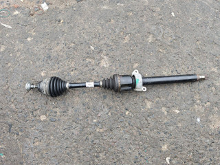 полуось передняя правая (приводной вал, ШРУС) BMW X1 F48 2015, 8611942