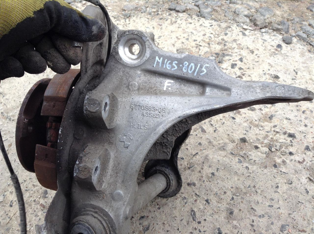 кулак задний левый BMW X5 E70 2007, 3.0 л., дизель, АКПП, внедорожник 5 дв., 6770983 - фото №1