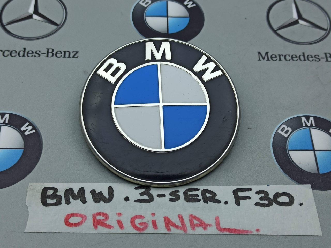 эмблема BMW 3 серия F30/F31/F34 (2011 - 2016), 8219237 - фото №1