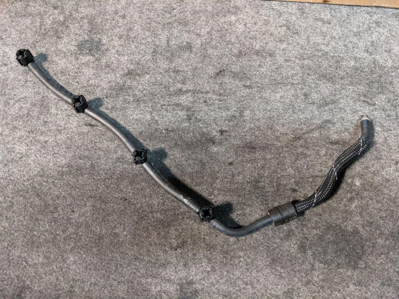 трубка обратки форсунок Mercedes-Benz GL-Класс X166 2015, 2.1 л., OM 651.960, дизель, АКПП - фото №1