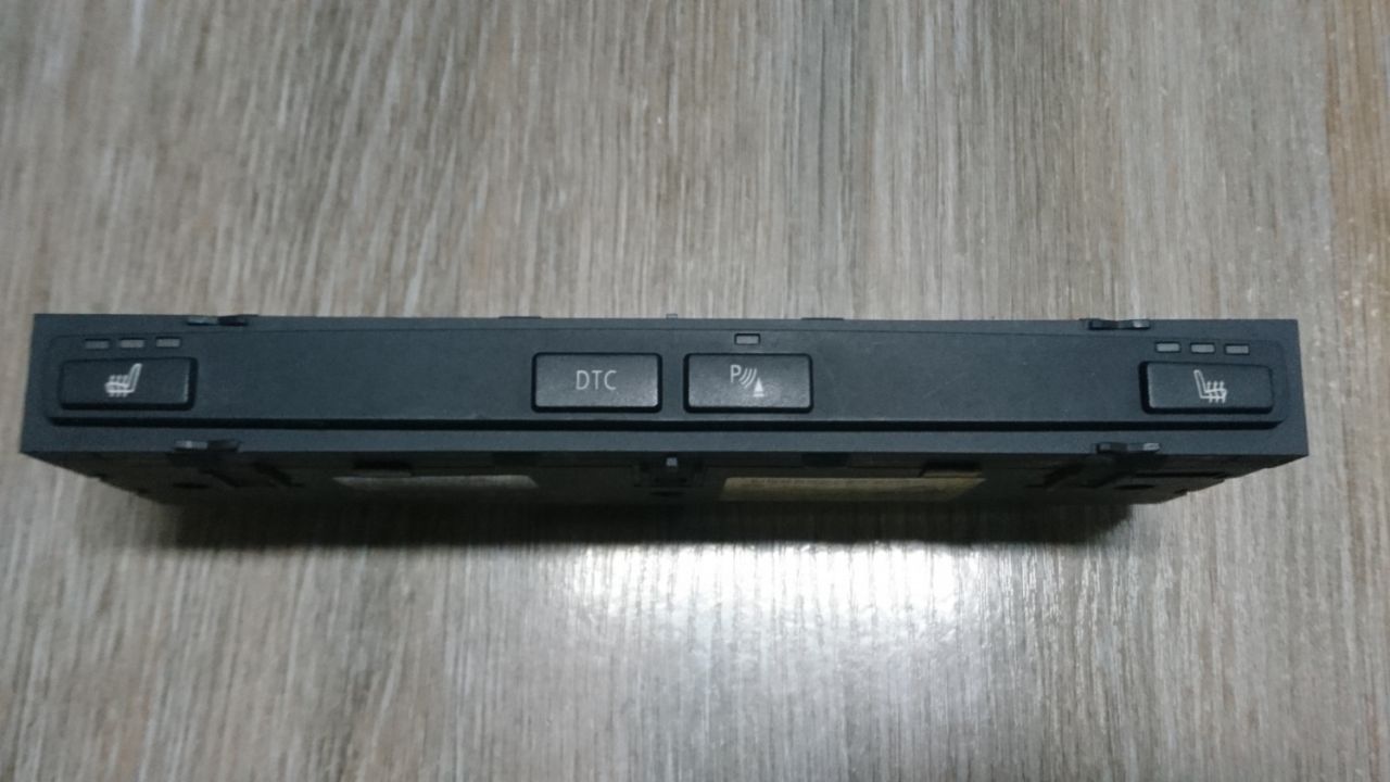 кнопка (выключатель) BMW 5 серия E60/E61 2006, 3.0 л., дизель, АКПП, серый, седан, 6985750 - фото №1