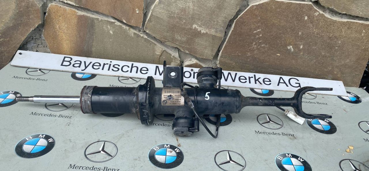 амортизатор передний левый BMW 7 серия F01/F02 2012, 6850221 - фото №1