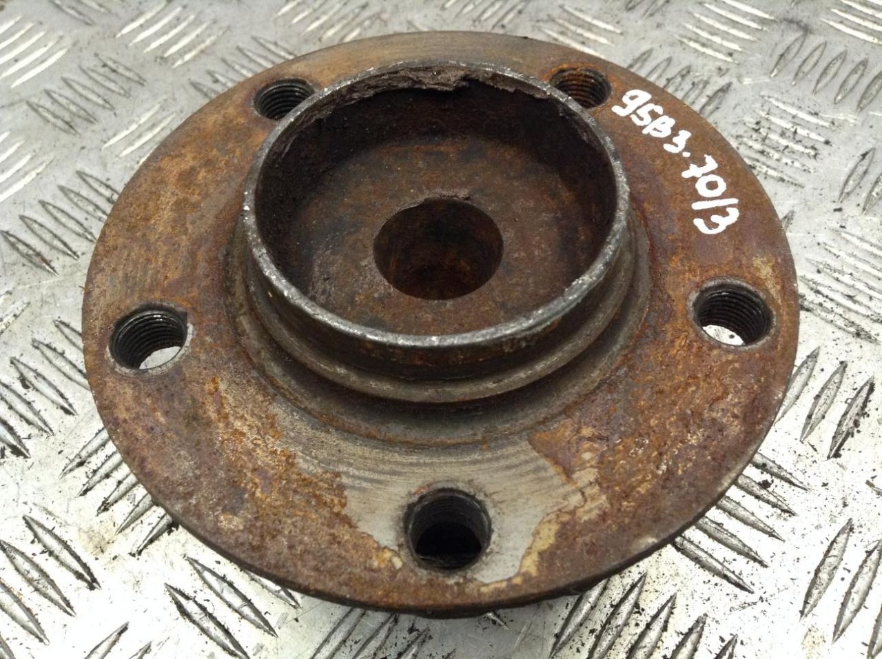 ступица передняя левая BMW 7 серия E65/E66/E67 2004, 3.0 л., бензин, АКПП, седан - фото №1