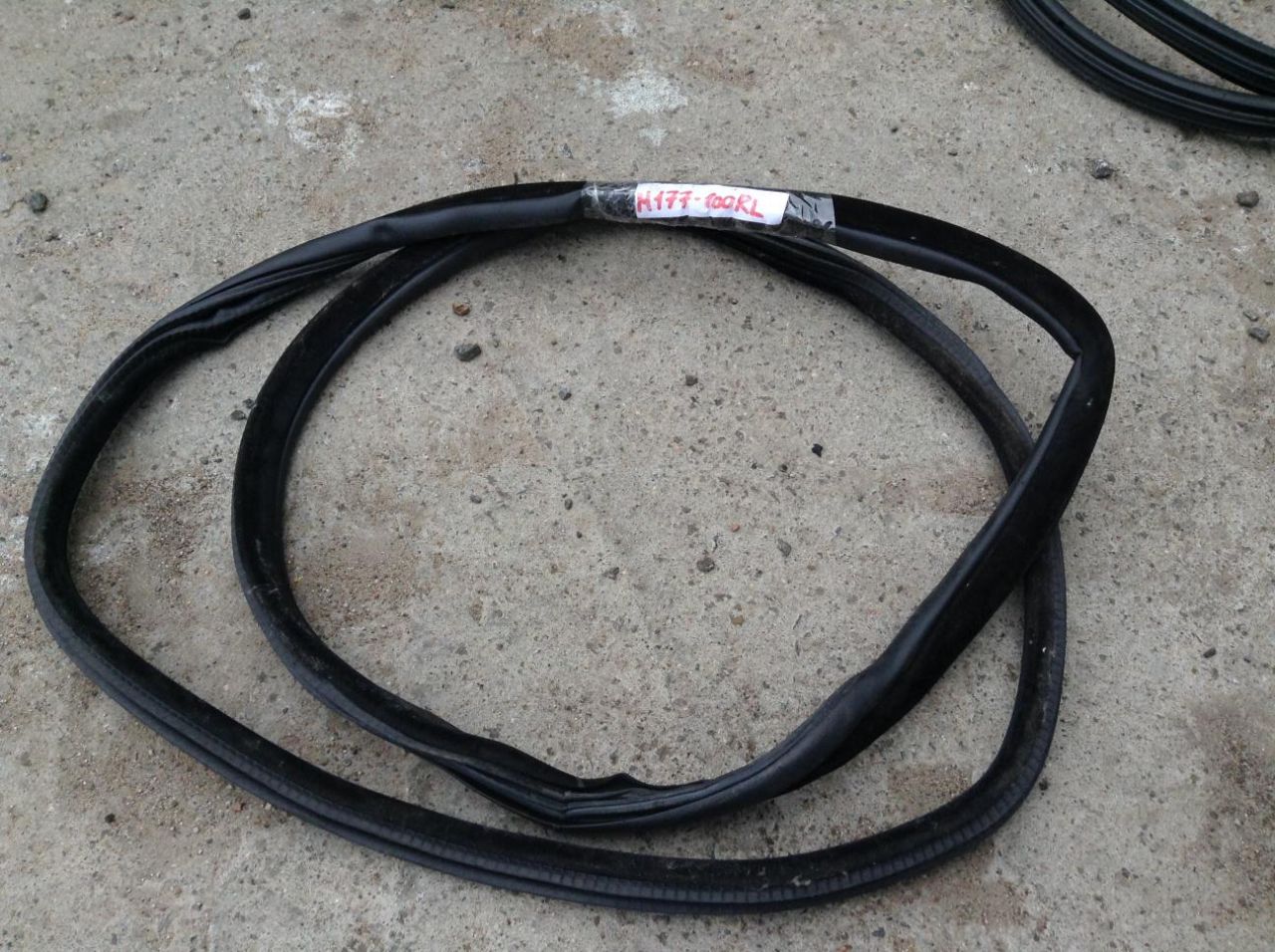 уплотнитель двери BMW X6 F16 2017, 3.0 л., N57 D30 B, дизель, АКПП, внедорожник 5 дв., 7317822 - фото №1