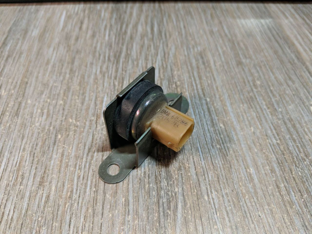 датчик ускорения BMW 7 серия E65/E66/E67 2004, 4.4 л., бензин, АКПП, седан, 6752866 - фото №1