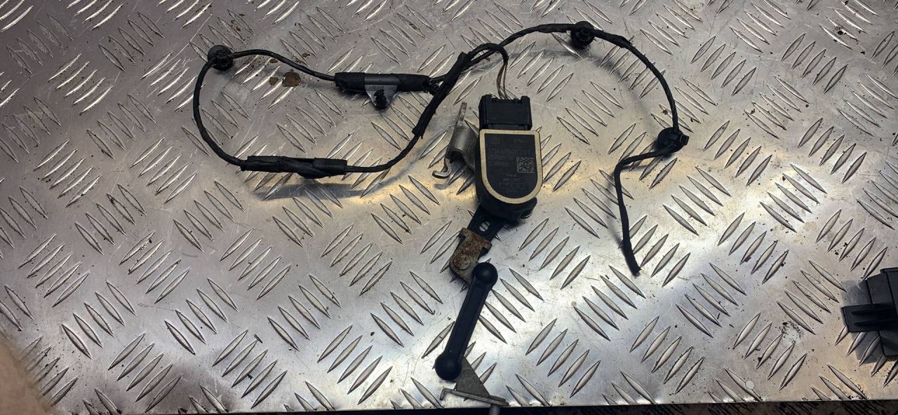 датчик дорожного просвета BMW 2010, 3.5 л., бензин, 6784072, 37146784072 - фото №1