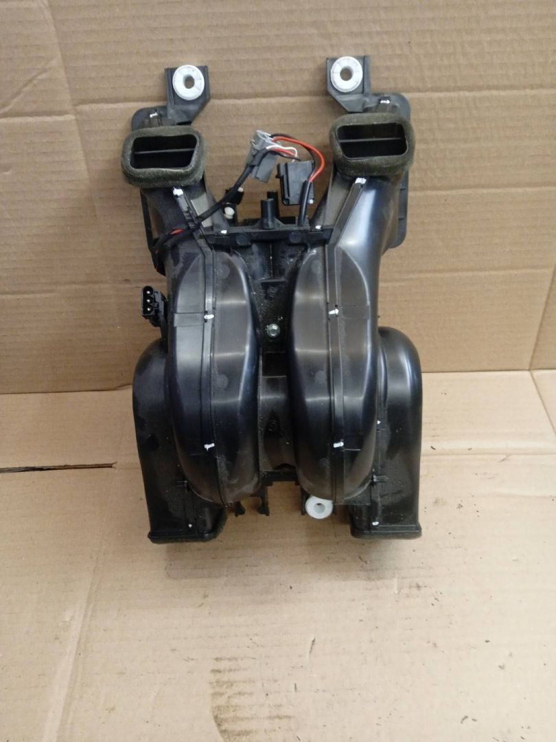 моторчик печки BMW 7 серия G11/G12 2016, 9315950 - фото №1