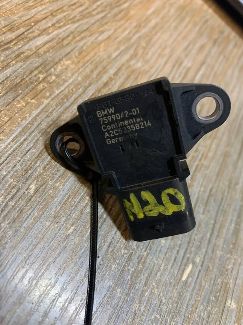 датчик давления во впускном коллекторе BMW 2013, 2.0 л., N20 B20 B, бензин, 7599042 - фото №1