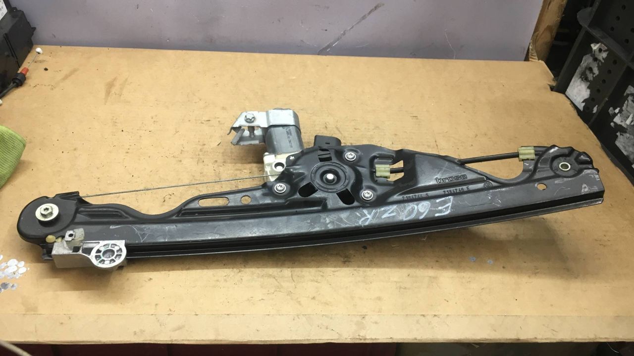 стеклоподъемник электрический задний правый BMW 5 серия E60/E61 2006, 3.0 л., бензин, АКПП, седан, 7184744, 7184746 - фото №1