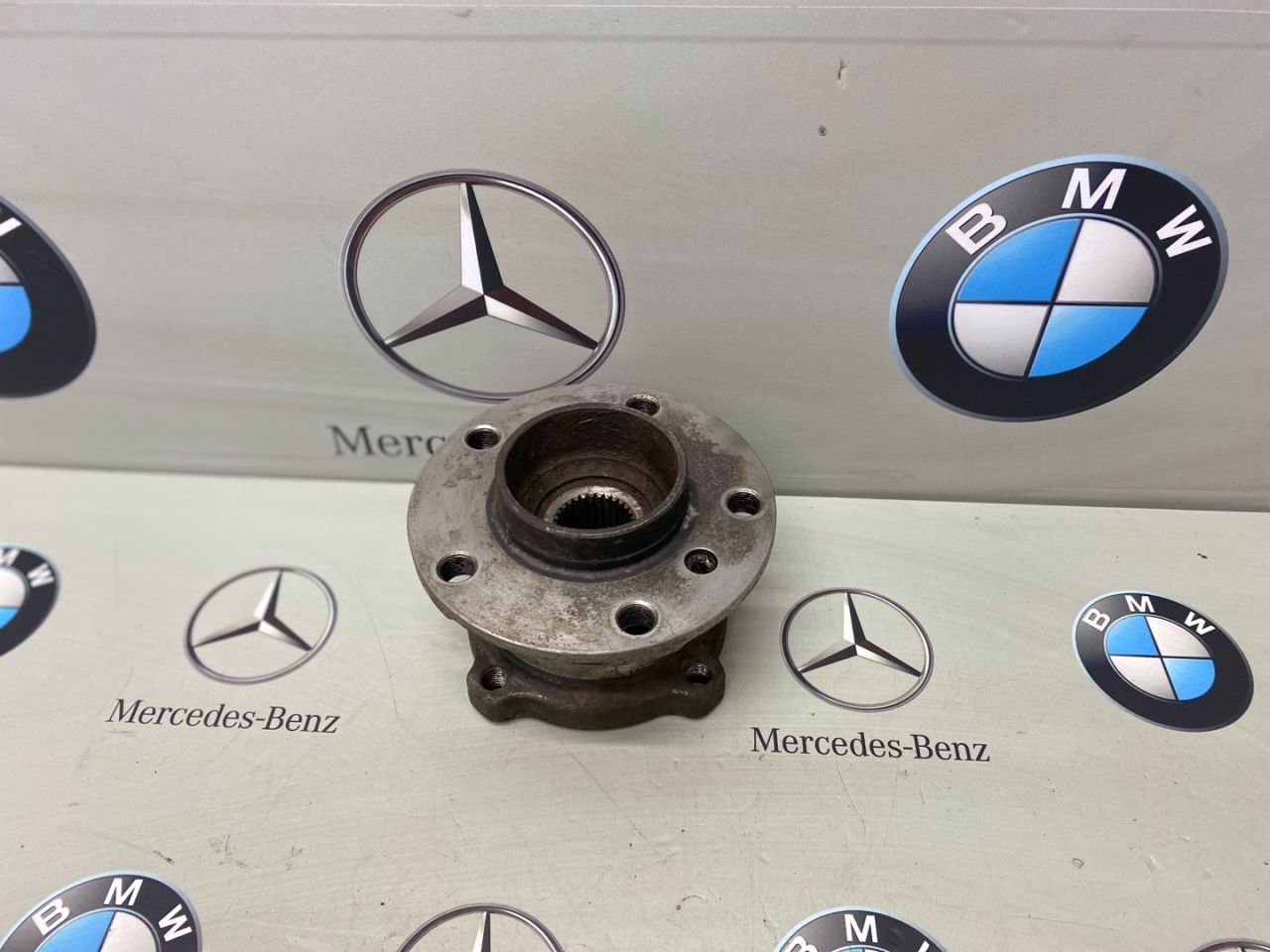 ступица задняя левая BMW X5 E70 2008 - фото №1