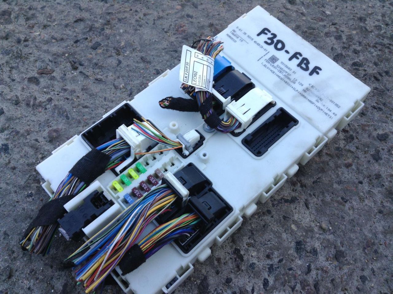 блок предохранителей BMW 3 серия F30/F31/F34 2013, 2.0 л., N20 B20 A, бензин, АКПП, седан, 9315683 - фото №1