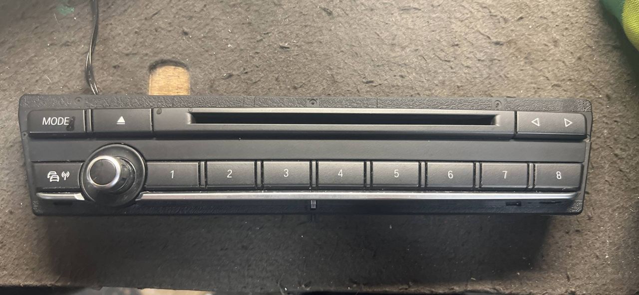 магнитола BMW X3 F25 2013, 2.0 л., N47 D20 C, дизель, АКПП, белый, внедорожник 5 дв. - фото №1