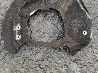 защитный кожух тормозного механизма BMW X5 F15 2016, 4.0 л., дизель