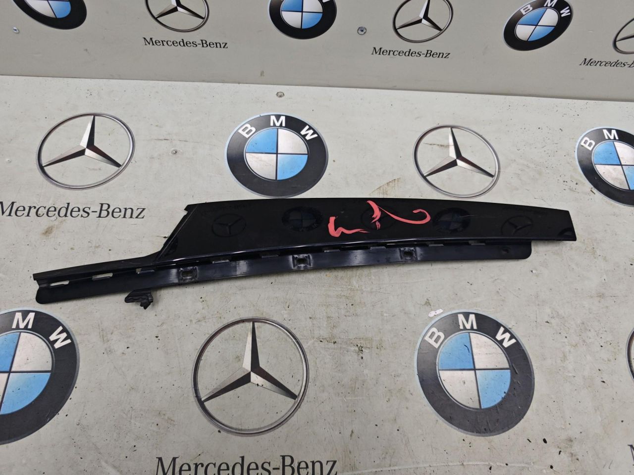 молдинг двери передней правой BMW 2 серия Active Tourer F45 2015, 2.0 л., бензин, 7316730 - фото №1