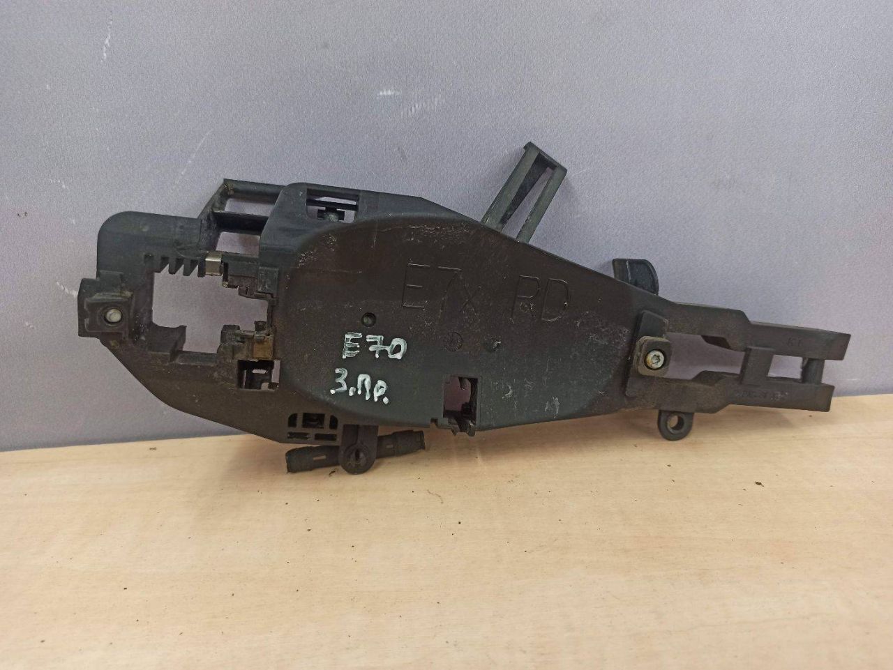 скелет ручки двери задней правой BMW X5 E70 2009, 3.0 л., дизель - фото №1