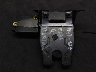 замок багажника BMW 5 серия E39 [рестайлинг] 2001, 2.2 л., бензин, АКПП, универсал, 8168892