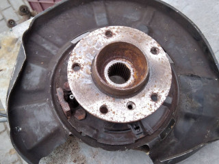 кулак задний левый BMW 2009, 2.0 л., N47 D20 B, дизель, МКПП, хетчбэк 5 дв.