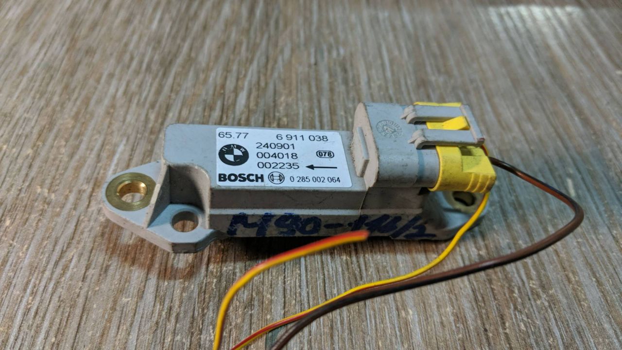 датчик удара BMW X5 E53 2002, 4.4 л., бензин, АКПП, внедорожник 5 дв., 65776911038, 6911038, 0285002064 - фото №1