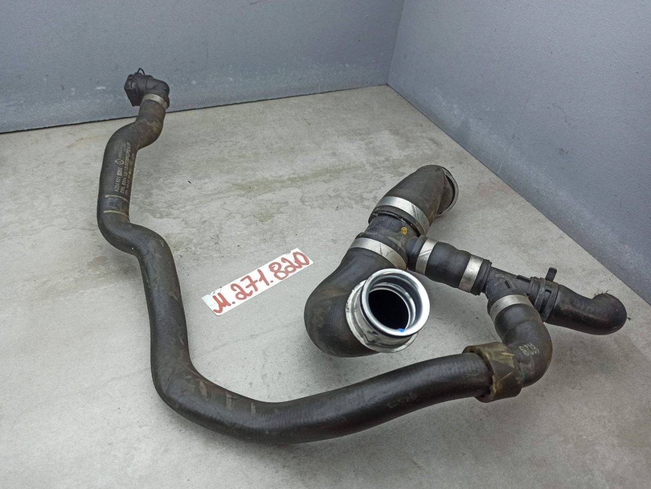 патрубок радиатора Mercedes-Benz 2013, 1.8 л., M 271.820, бензин, A2045018282 - фото №1