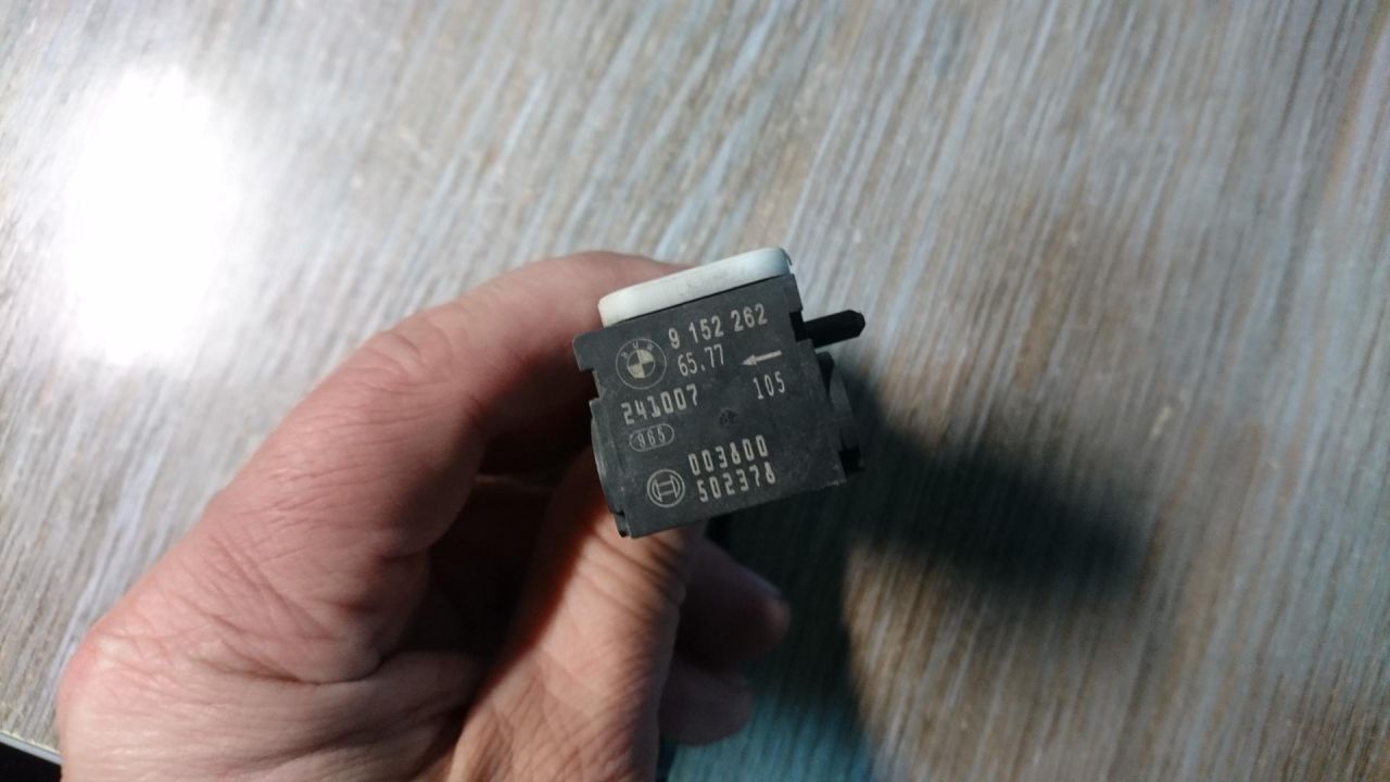 датчик удара BMW X5 E70 2008, 4.8 л., N62 B48 B, бензин, АКПП, внедорожник 5 дв., 65779152262 - фото №1