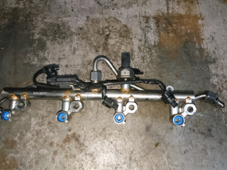 топливная рампа Mercedes-Benz E-Класс W212/S212/C207/A207 2011, 1.8 л., M 271.860, бензин, АКПП, черный, кабриолет, A2710705495, A2710705595