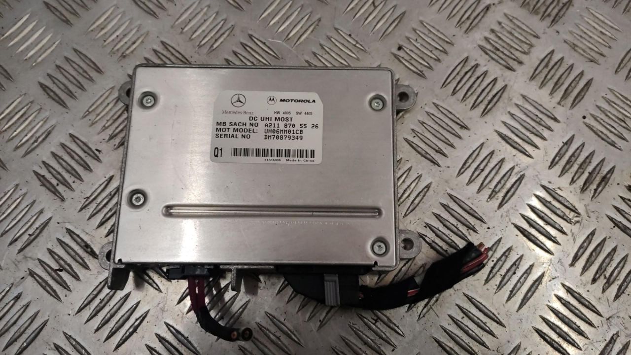 блок управления голосом Mercedes-Benz M-Класс W164 2007, 3.0 л., OM 642.940, дизель, 2118705526 - фото №1