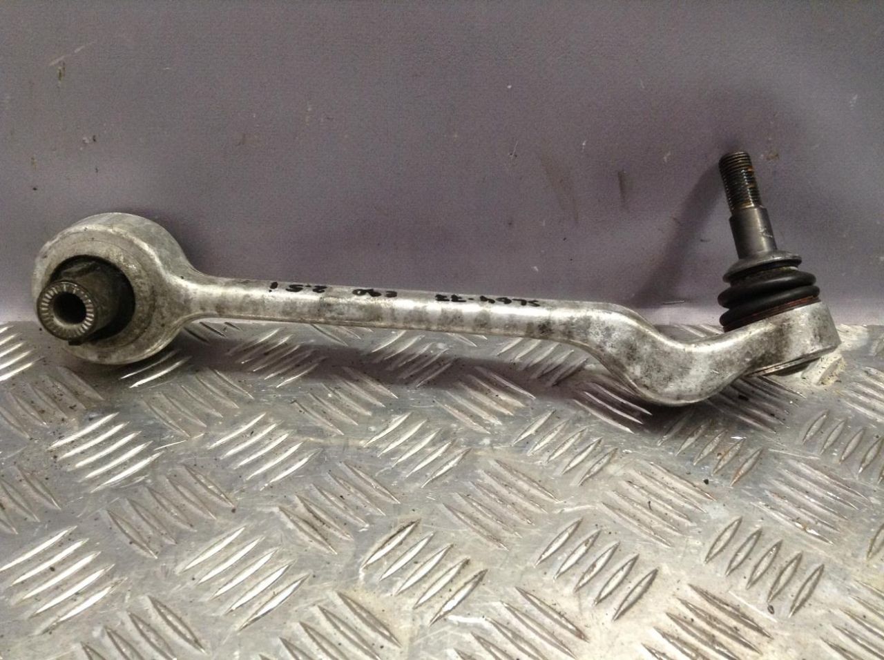 рычаг передний правый BMW 3 серия E90/E91/E92/E93 2007, 2.5 л., N52 B25 A, бензин, АКПП, седан, 6763699 - фото №1