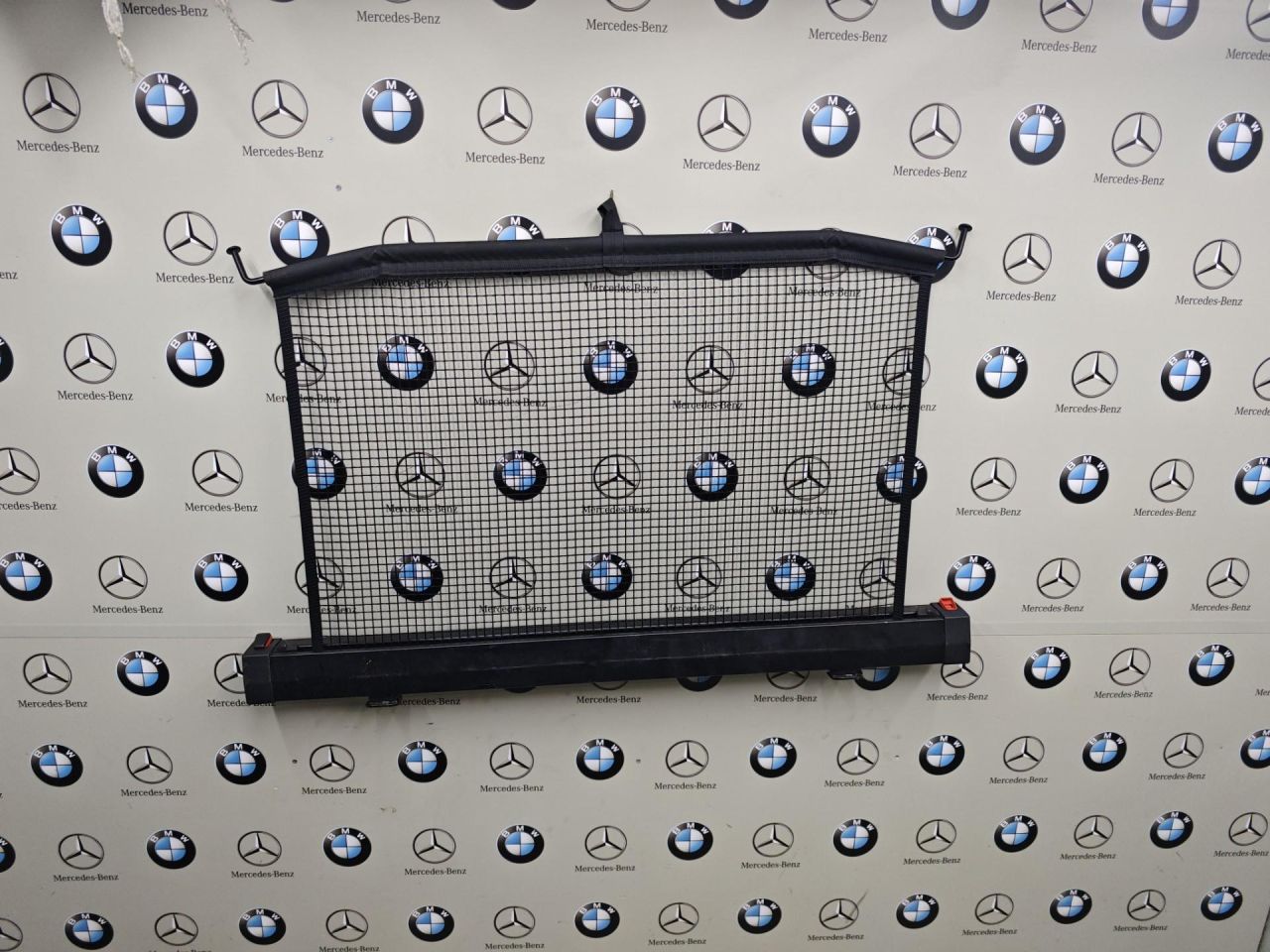 сетка (собачник) BMW 5 серия G30/G31 2018, 2.0 л., B48 B20 A, бензин, задний привод, правый руль, 7466711 - фото №1