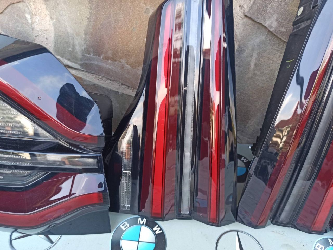 фонари задние (комплект) BMW 2024, 3.0 л., бензин, 6304711, 6305210, 6305110, 6304811 - фото №1