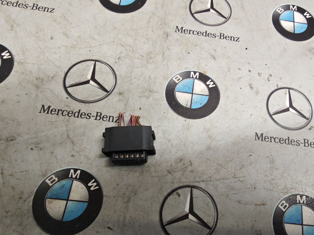 разъем (фишка) проводки Mercedes-Benz GL-Класс X166 2015 - фото №1