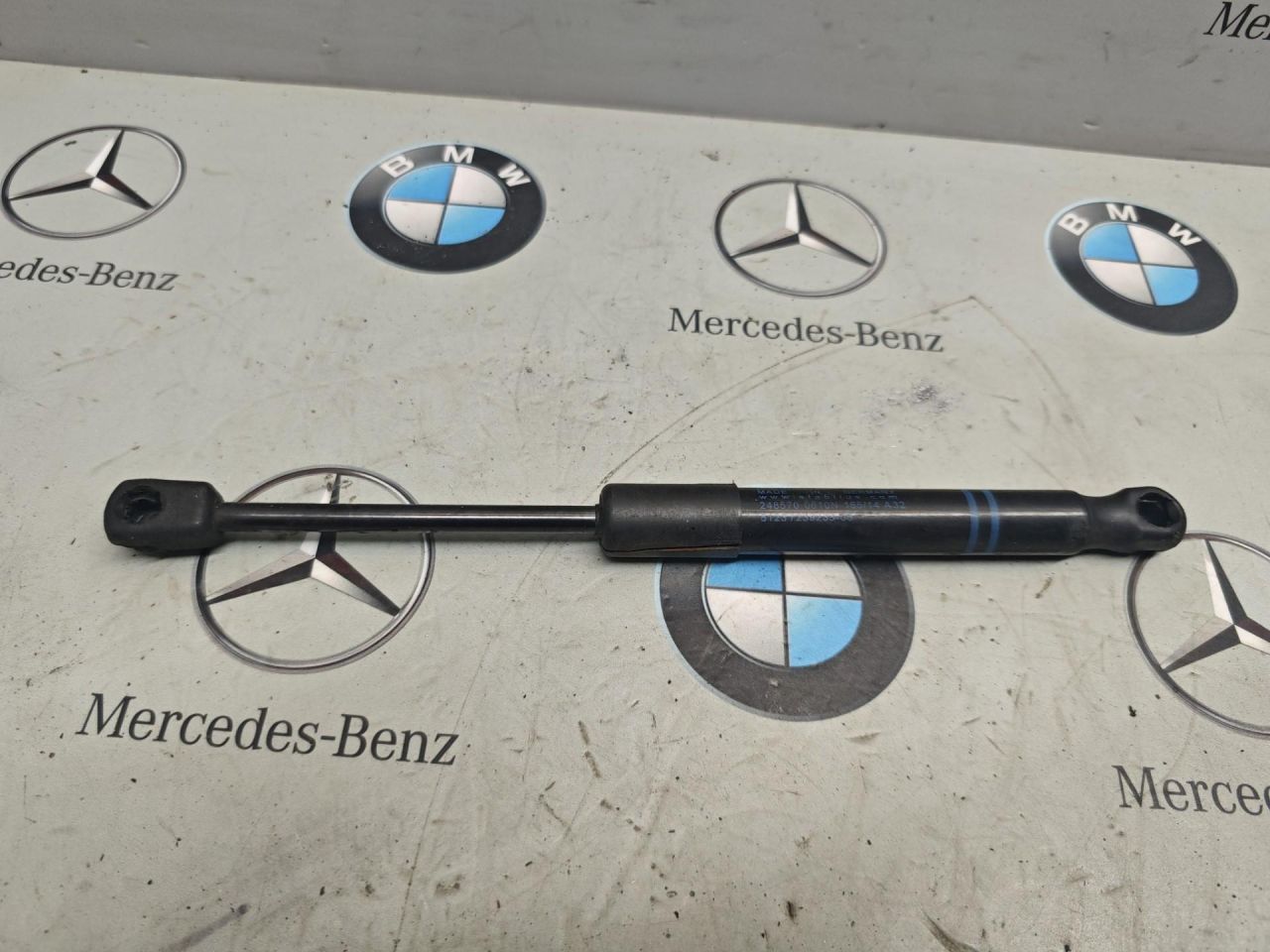 амортизатор капота BMW 2 серия Active Tourer F45 2015, 2.0 л., B48 A20 A, бензин, 7239233 - фото №1