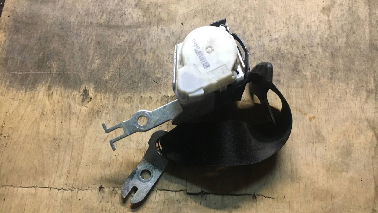 ремень безопасности BMW 5 серия E60/E61 2007, 3.0 л., бензин, АКПП, седан, 3305221, 33061255 - фото №1