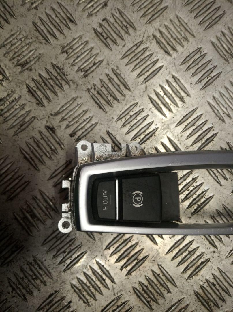 кнопка ручного тормоза (ручника) BMW X3 F25 2013, 2.0 л., N47 D20 C, дизель, АКПП, белый, внедорожник 5 дв., 9217594 - фото №1
