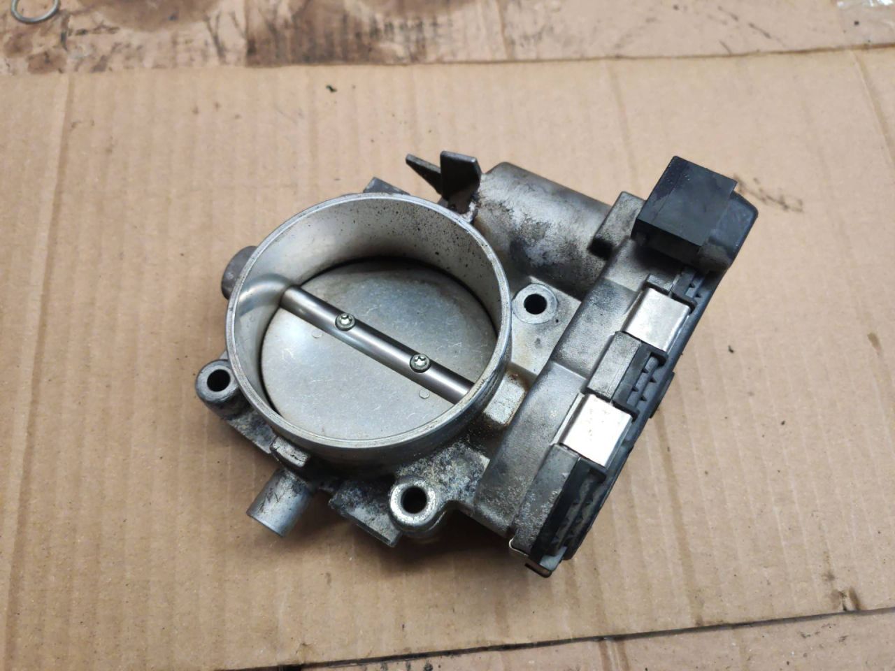 заслонка дроссельная Mercedes-Benz C-Класс W204/S204 2010, 2.5 л., M 272.921, бензин, A1131410125 - фото №1