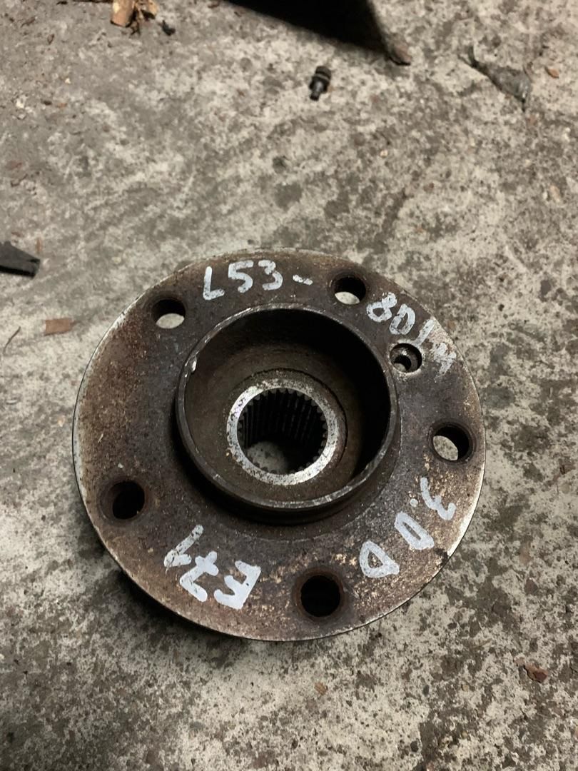 ступица задняя правая BMW X6 E71/E72 2010, 3.0 л., N57 D30 A, дизель, АКПП, внедорожник 5 дв. - фото №1