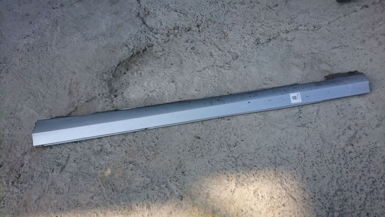 накладка на порог Mercedes-Benz 2013, 2.1 л., OM 651.913, дизель, АКПП, седан, A2046900440 - фото №1