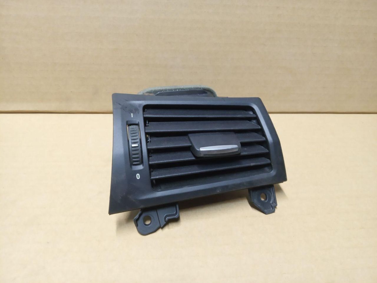 дефлектор обдува салона BMW X3 F25 2013, 2.0 л., N47 D20 C, дизель, АКПП, белый, внедорожник 5 дв., 9184144, 9217444 - фото №1