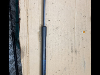 амортизатор капота BMW 7 серия E65/E66/E67 [рестайлинг] 2005, 8240596