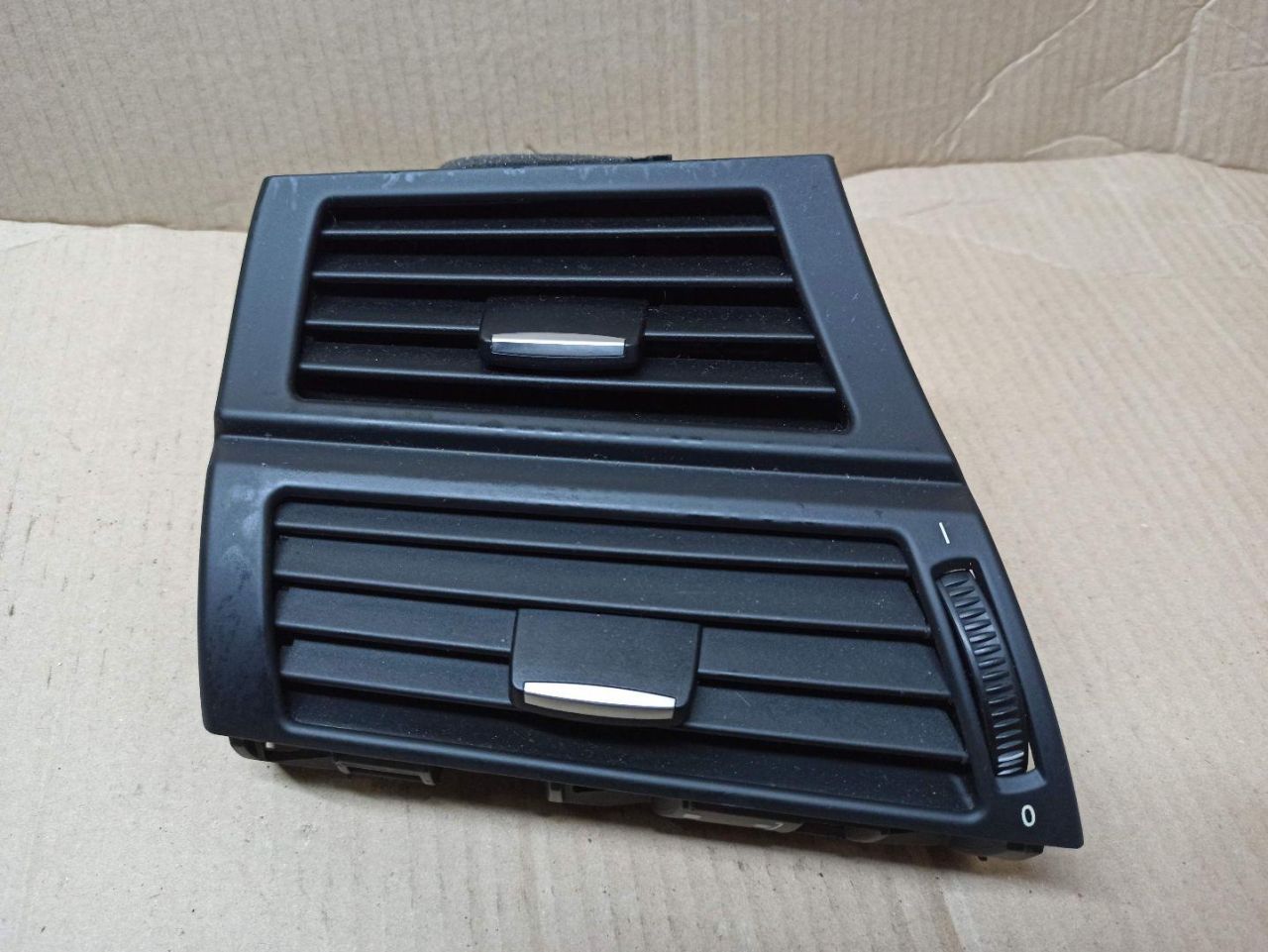 дефлектор обдува салона BMW X5 E70 2009, 3.0 л., дизель, АКПП, внедорожник 5 дв., 7161803 - фото №1