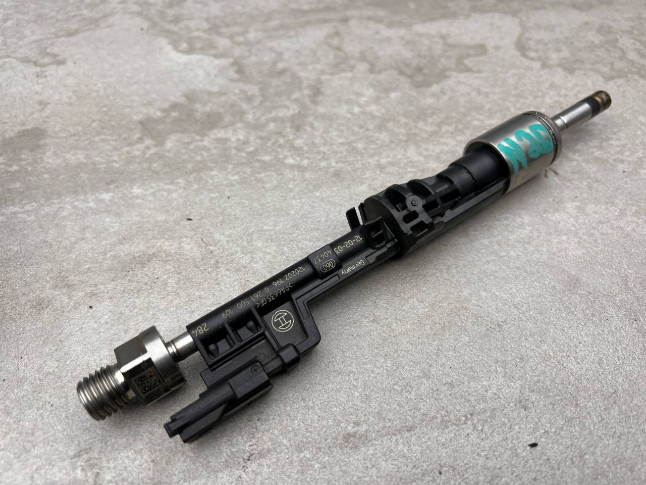 форсунка BMW 2013, 2.0 л., N20 B20 B, бензин, 7597870 - фото №1