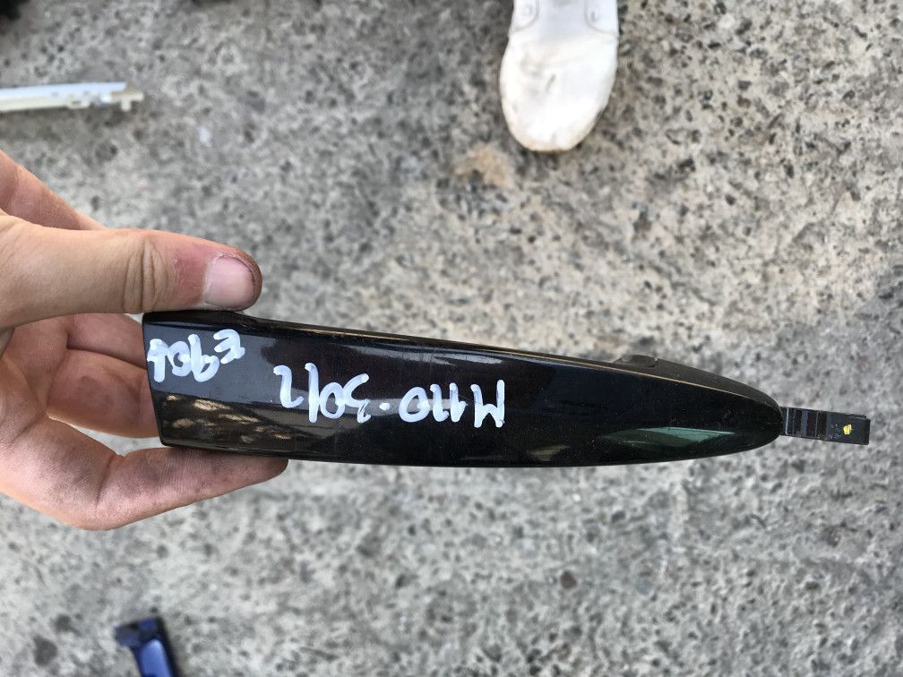 ручка наружная BMW 7 серия E65/E66/E67 2004, 4.4 л., бензин, АКПП, седан - фото №1