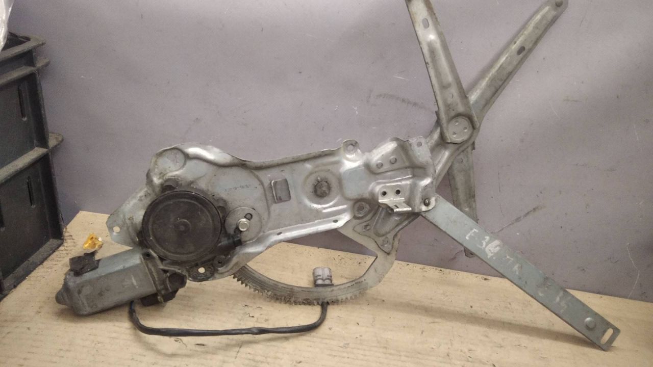 стеклоподъемник передний правый BMW 5 серия E34 1994, 1944070, 1944069 - фото №1