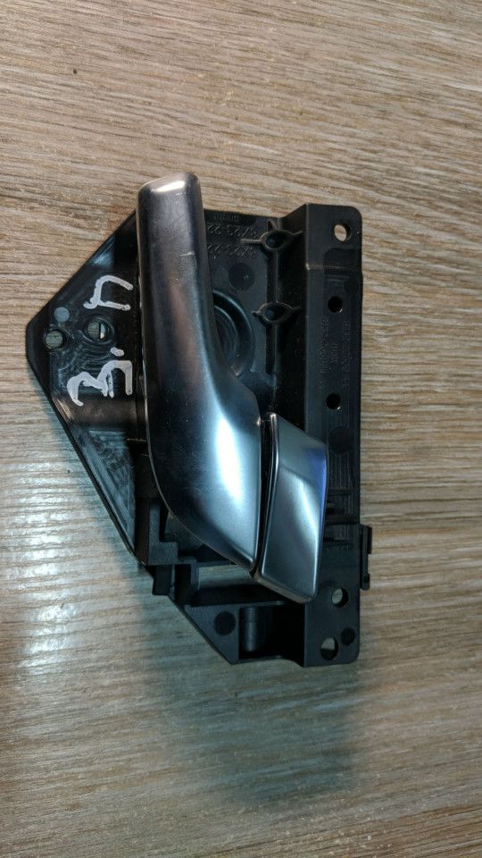 ручка внутренняя Land Rover Range Rover Evoque L538 2013, 2.2 л., 224DT, дизель, АКПП, внедорожник 5 дв., 8X23-22600-AE, BJ32-22600-AA, BJ32-266B34-AA, LR030563 - фото №1