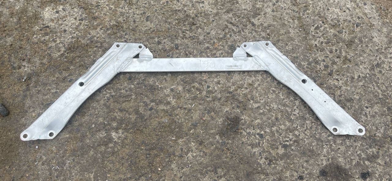 распорка стоек BMW 5 серия G30/G31 2018, 2.0 л., B48 B20 A, бензин, задний привод, правый руль, 7408522 - фото №1